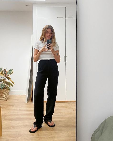 Brittany Bathgate (@brittanybathgate) • Instagram photos and videos Platform Sandal Outfit, Uniqlo Trousers, Black Trousers Outfit, Brittany Bathgate, Trousers Outfit, Trouser Outfit, Sandals Outfit, Good Week, Summer Inspo