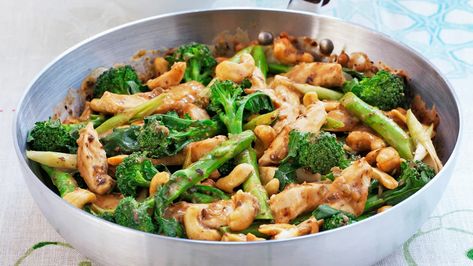 Chicken Broccolini Stir-Fry Recipe Chicken Broccolini Recipe, Broccolini Stir Fry, Fry Rice Recipe, Chicken Broccolini, Broccolini Recipe, Fry Rice, Cashew Chicken, Stir Fry Recipes, Boneless Skinless Chicken