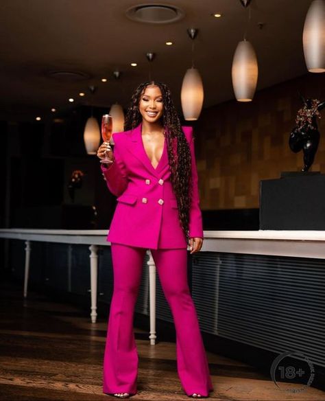 Graduation Suits For Women, Nqobile Khwezi, Pink Suits Women, Graduation Outfits For Women, 30th Birthday Outfit, Stylish Office Wear, Graduation Suits, Grad Outfits, Cute Professional Outfits