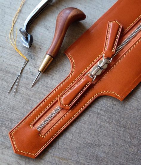 Make Unique Leather Goods One Detail at a Time Leather Tutorial, Leather Bag Pattern, Leather Workshop, Sewing Leather, Leather Projects, Leather Gifts, Leather Bags Handmade, Leather Diy, Bag Handle