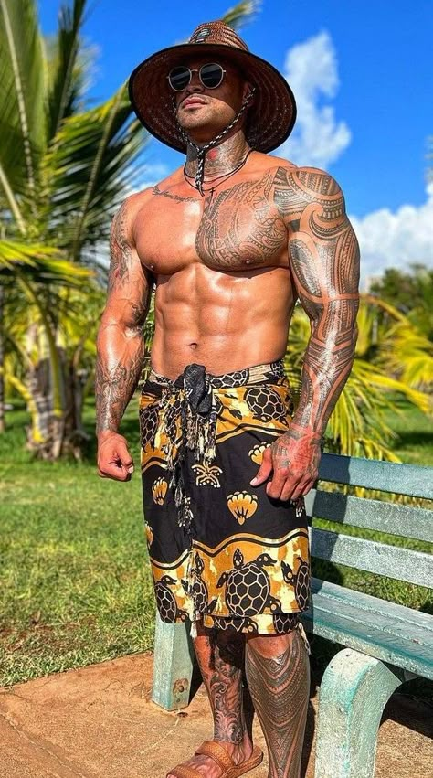 Fine Polynesian Men, Samoan Guys, Polynesian Tattoos Men, Pacific Islander Men, Maori Men, Soulmate Manifestation, Mafia Man, Samoan Men, Polynesian People