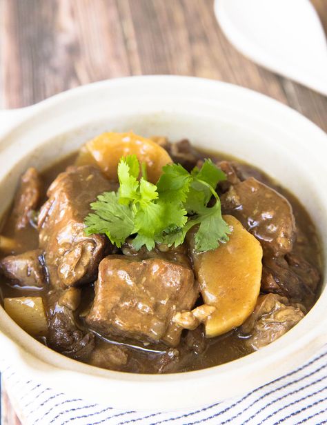 Chinese Beef Stew Instant Pot, Chinese Beef Stew Recipe, Chinese Braised Beef, Asian Beef Stew, Chinese Beef Stew, Braised Beef Brisket, Daikon Recipe, Braised Beef Stew, Braised Beef Recipes