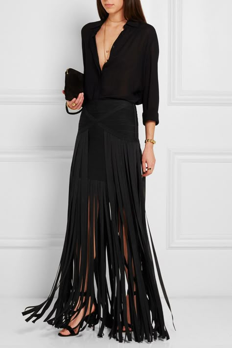 Fringed Skirt Outfit, Black Fringe Skirt Outfit, Powerful Women Fashion, Long Fringe Skirt, Fringe Skirt Outfit, Fringe Outfit, Fringe Dresses, Illesteva Sunglasses, Skirt With Fringe