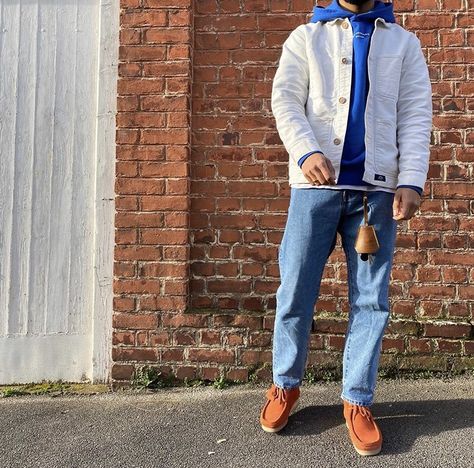 Brown Men Outfit, Moccasins Outfit, Clarks Shoes Mens, Chris Brown Outfits, Brown Outfits, Clarks Wallabees, Dope Fits, Winter Street, Street Style Winter