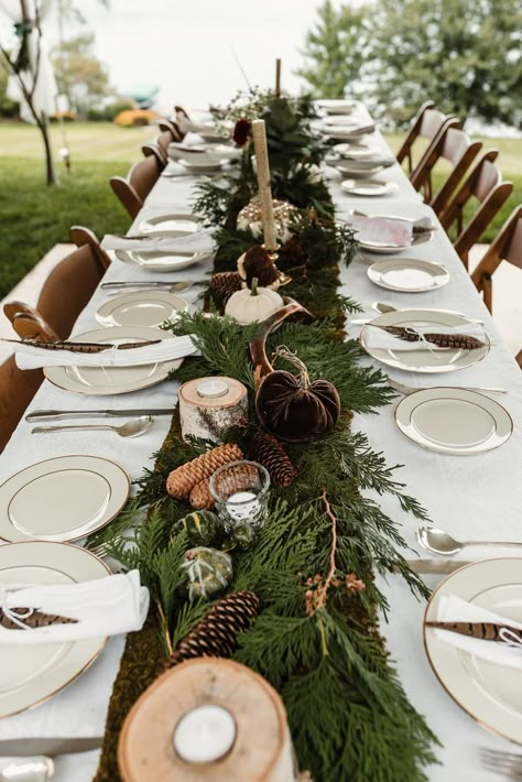 Autumn Wedding Diy Decorations, Table Decorations Forest Theme, Forest Wedding Dinner, Cozy Winter Wedding Reception, Dim Lit Wedding Ceremony, Forest Theme Table Decor, Unifying Ceremony Ideas, Forest Theme Wedding Reception, Pine Themed Wedding