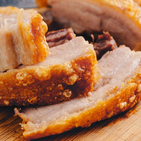 Crispy Roast Pork with Asian ‘slaw - Marion's Kitchen Pork Receipts, Roast Pork Crackling, Crispy Roast Pork, Pork Chinese, Pork Belly Recipes Crispy, Roast Pork Belly, Pork Crackling, Marion Grasby, Marion's Kitchen