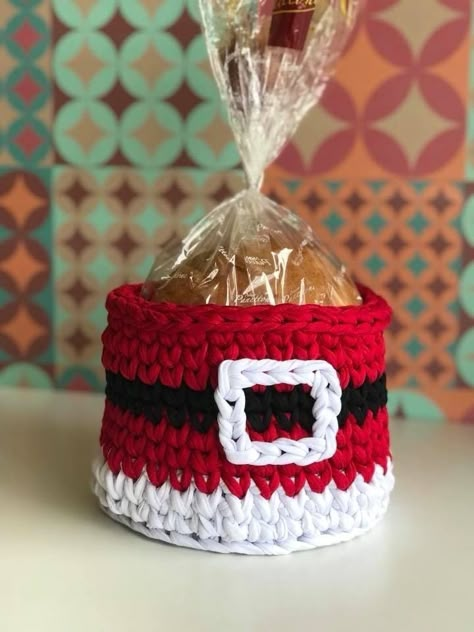 Diy Crochet Bag, Crochet Flower Tutorial, Christmas Crochet Patterns, Handmade Christmas Decorations, Easy Christmas Diy, Christmas Ornament Crafts, Crochet Basket, Ornament Crafts, Crochet Home