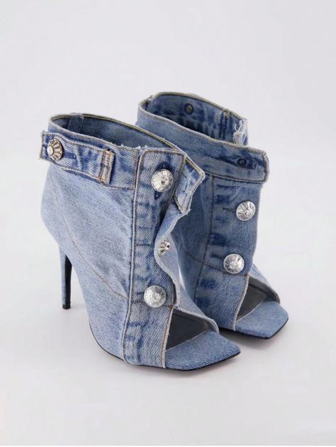 Pocket Design Fashion, Denim Sandals, Denim Heels, Moda Denim, Modern Sandals, Dress Heels, Casual Tanks, Denim Boots, Girly Shoes