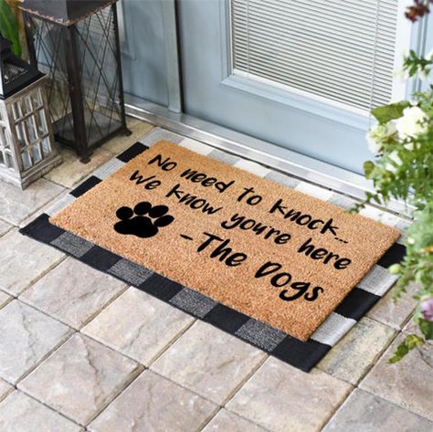 Doormat Quotes, Dog Door Mat, Living With Dogs, Funny Welcome Mat, Doors Makeover, Porch Colors, Hall Rugs, Funny Doormats, Coir Doormat