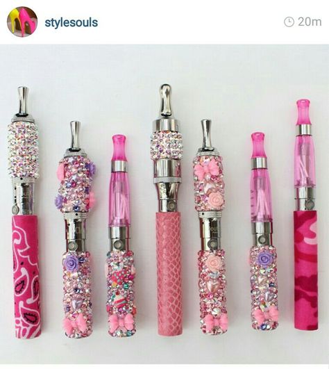 So you :) Stiiizy Decoration, Cute Battery Pen, Wax Pen Aesthetic, Thc Cart Aesthetic, Bedazzled Cartridge Pen, Girly Smoker Aesthetic, Pretty Pens Cart, Vapepod Aesthetic, Puff Bar Aesthetic