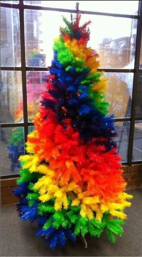 Tye dye Christmas tree...wish I could find this decorated with the lights and ornaments. It's probably something to see! Rainbow Christmas Tree, The Colors Of The Rainbow, Rainbow Tree, Rainbows Christmas, Colors Of The Rainbow, Rainbow Bright, Rainbow Aesthetic, Taste The Rainbow, Love Rainbow