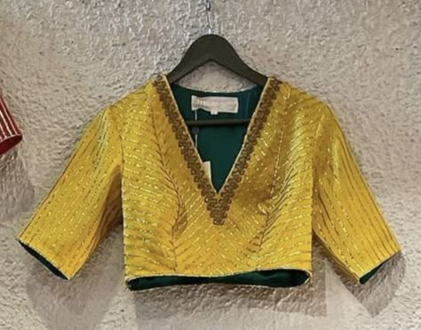 Yellow Blouse Lehenga, Mustard Yellow Blouse Designs, Yellow Blouse Designs, Latest Fashion Blouse Designs, Blouses Pattern, Sari Blouses, Brocade Blouse Designs, Mustard Yellow Blouse, Saree Drape