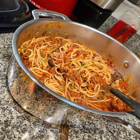 Spaghetti Bolognese Recipe Easy, Bolognese Recipe Easy, Beef Spaghetti, Classic Egg Salad Sandwich, Baked Apple Fritters, Mushroom Wine Sauce, Spaghetti Bolognese Recipe, Egg Salad Sandwich Recipe, Spaghetti Ingredients