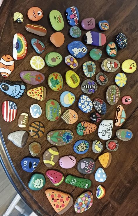 Paint Rocks Ideas For Kids, Rock Painting Party, What To Paint On Rocks, Rock Painting Ideas Aesthetic, Things To Paint On Rocks, Painting On Stones, Chalk Rock, How To Paint Rocks, Diy Rock Art