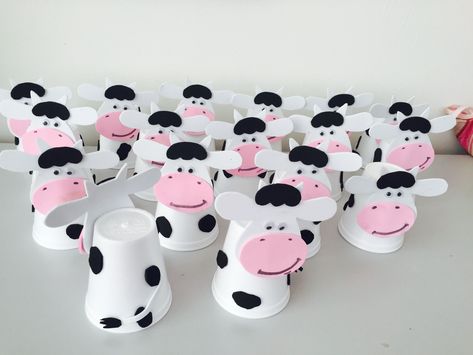 Cow Cups, Animal Crafts Preschool, Paper Cup Crafts, Cow Craft, Farm Animal Crafts, Farm Craft, Farm Preschool, Kids Motor Skills, Farm Activities