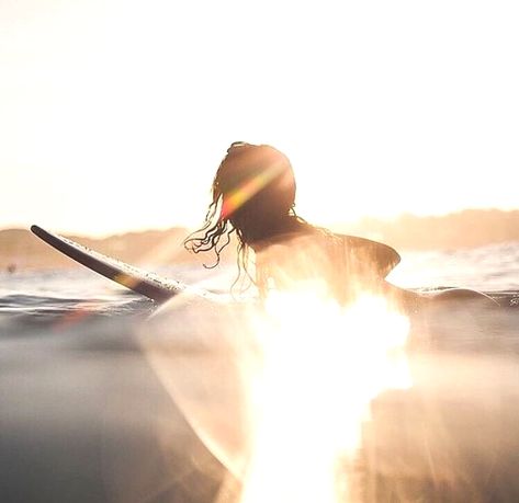 Hugo Movie, Alana Blanchard, Surf Vibes, Surfing Pictures, X Games, Surfing Photography, Burton Snowboards, Surf Life, Sunrise Beach