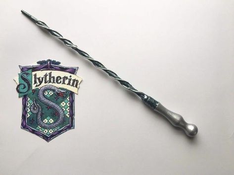 Hogwarts Wand, Shifting Hogwarts, Wand Designs, Anjing Pug, Fused Plastic, Hogwarts Outfits, Harry Potter Oc, Witch Wand, Harry Potter Slytherin