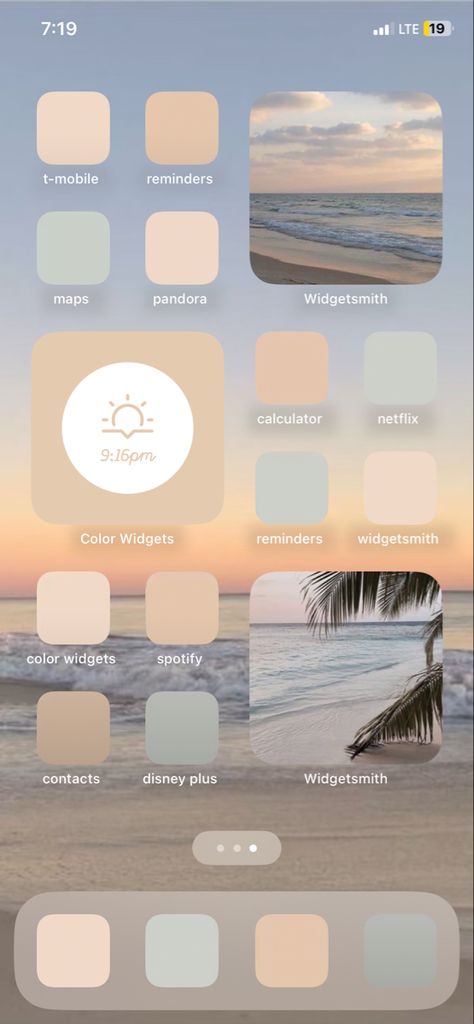 Beachy Iphone Wallpaper, Beach Homescreen Layout, Summer Home Screen, Summer Ios, Homescreen Themes, Beach Wallpaper Iphone, Iphone Layouts, Iphone Wallpaper Preppy, Cute Backgrounds For Iphone