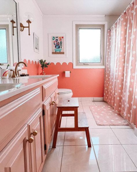 Toddler Girl Bathroom Ideas, Children Bathroom Ideas, Bathroom Ideas For Kids, Fun Kids Bathroom Ideas, Girls Bathroom Design, Kids Bathroom Ideas, Fun Kids Bathroom, Coral Bathroom, Kids Bathroom Design