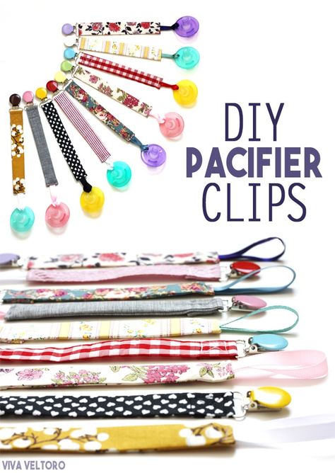 Pacifier Clips Diy, Cheap Christmas Gifts, Diy Baby Shower Gifts, Diy Bebe, Pacifier Clips, Beginner Sewing Projects Easy, Crafts To Make And Sell, Baby Diy, Homemade Crafts