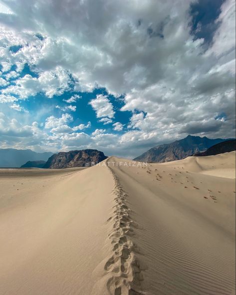 The Cold Desert, also known as the Katpana Desert or Biama Nakpo, is a high-altitude desert located near Skardu, northern Gilgit-Baltistan. . #colddesert #colddesertskardu #katpana #katpanadesert #skardu #skardudiaries #skarduvalley #skardutrip #northernareasofpakistan #desertlife #desertphotography #phonephotography #khaplu #safaranga #safarangacolddesert #experiencepakistan #naturephotography #travelphotography #traveldiaries #landscapephotography #photosbyfaizan #dawndotcom #travelguideofpa Cold Desert Skardu, Katpana Desert, Cold Desert, Cold Deserts, Desert Photography, Desert Life, Gilgit Baltistan, Winter Shawl, Biome