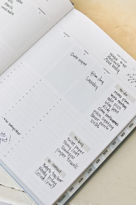 My best tips for organizing your life to avoid overwhelm and make the most of your days. #tidbitsplanners #camitidbits #organizing #organizedlife #planning #dailyplanner #planner Organize Day Planner, Organizing Calendar Planner, Organize Calendar Planner, Organize My Life Planner Organization, Using A Planner Effectively, Physical Planner, Best Planners, Planner Decorating, Store Organization