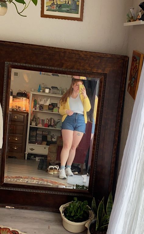 Overweighted Girl Outfit, Chubby Girl Aesthetic Faceless, Complexión Media, Cute Chubby Girl, Chubby Girl Fashion, Chubby Girl Outfits, Mid Size Outfits, Midsize Outfits, Curvy Plus Size