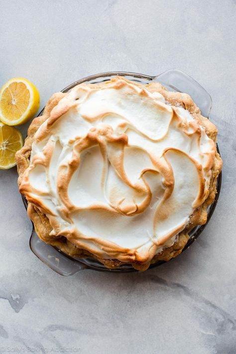 Classic Lemon Meringue Pie - Sally's Baking Addiction Meringue Pie Topping, Mini Lemon Meringue Pies, Lemon Meringue Pie Easy, Best Lemon Meringue Pie, Dessert Lemon, Lemon Meringue Cheesecake, Lemon Pie Recipe, Meringue Pie Recipes, Lemon Custard