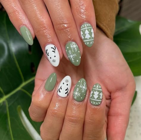 Ugly Christmas Sweater Nails, Christmas Sweater Nails, Christmas Nail Design, Nail Art Noel, Cute Christmas Nails, Christmas Nails Easy, Christmas Gel Nails, Sweater Nails, Short Almond