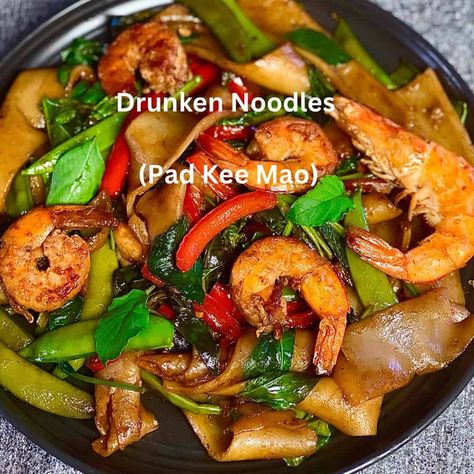 Drunken Noodles Thai, Sticky Rice Thai, Drunken Noodles Recipe, Thai Drunken Noodles, Thai Chili Pepper, Thai Food Recipes, Drunken Noodles, Thai Kitchen, Savory Rice