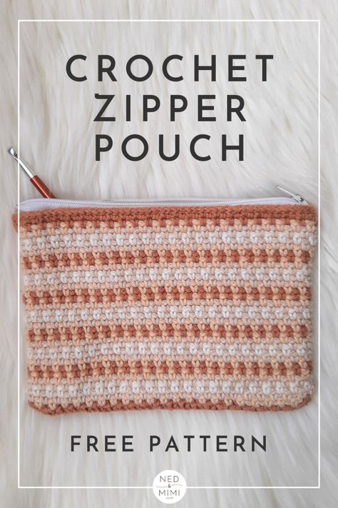 This crochet zipper pouch uses the moss stitch a gorgeous but fantastically simple stitch, perfect for beginners! The pouch is a perfect stash-buster, great for using up those leftover bits of yarn! The pattern also includes instructions on how to add a liner and zipper #crochet #freecrochetpattern #crochetzipperpouch Crochet Zipper Pouch, Crochet Zipper, Crochet Pencil Case, Quick Crochet Projects, Foundation Single Crochet, Bag Sewing Pattern, Linen Stitch, Crochet Headband Pattern, Crochet Pouch