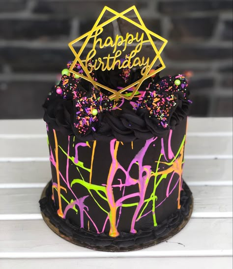 Neon cake decorated with @sprinklepopshop  sprinkles Birthday Cake Neon Colors, Neon Cake Aesthetic, Birthday Cake Neon Party, Neon Birthday Party Food, Neon Glow Party Cake Ideas, Black And Neon Cake, Neon Party Cupcakes, Glow In The Dark Cakes Birthdays, Rave Cake Ideas