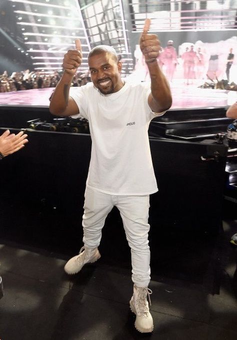 I saw u tweetin some #depressing stuff.. are you okay? Kanye West Smiling, Kanye Taylor, Kanye West Meme, Kanye Memes, Funny Kanye, Kanye West Funny, Kanye West Wallpaper, Kanye West Style, Rap Aesthetic