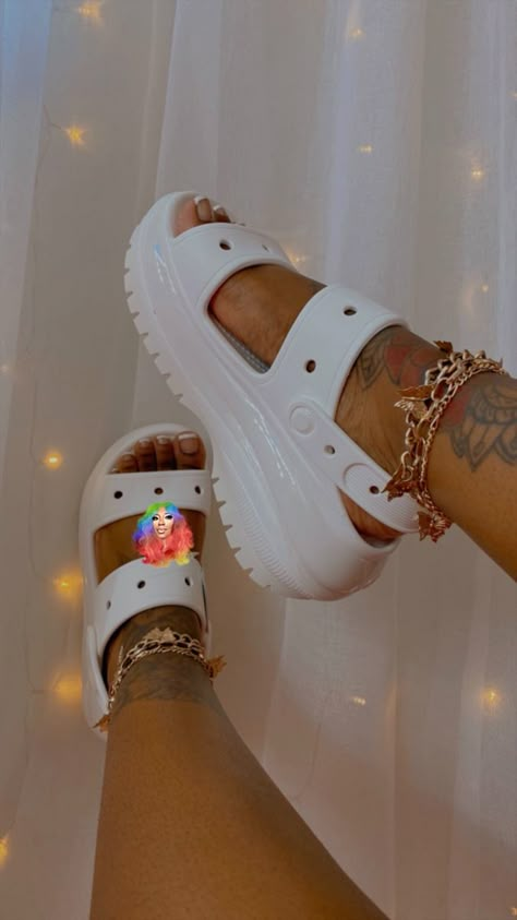 Croc Platform Sandals Outfit, Croc Sandals Outfit, Crocs Mega Crush Sandal Outfit, Croc Outfits Women, Crocs Mega Crush Sandal, Cute Crocs Shoes, Mega Crush Sandal, Croc Outfits, Crocs Collection