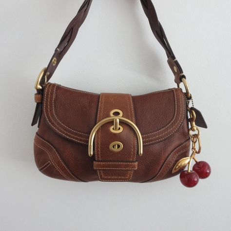 Bags Vintage Aesthetic, Vintage Coach Purses, Vintage Bag Aesthetic, Vintage Bag Outfit, Coach Soho Bag, Coach Vintage Bag, Brown Coach Bag, Y2k Bags, Y2k Western