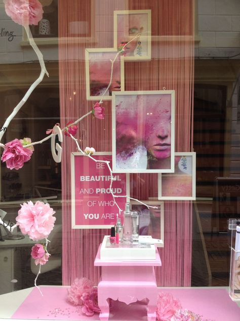 Salon Window Display, Spring Window Display, Window Display Retail, Decoration Vitrine, Store Window Display, Rich Art, Store Window Displays, Window Display Design, Spring Window