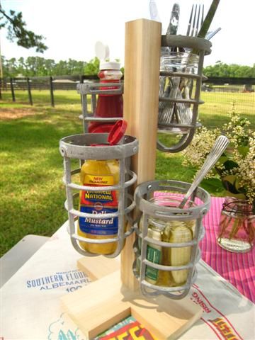 cute idea to display common picnic items Bbq Caddy, Repurposed Crafts, Condiment Caddy, Food Bars, Camping Van, Bbq Ideas, Industrial Light, Camping Stuff, Diy Things