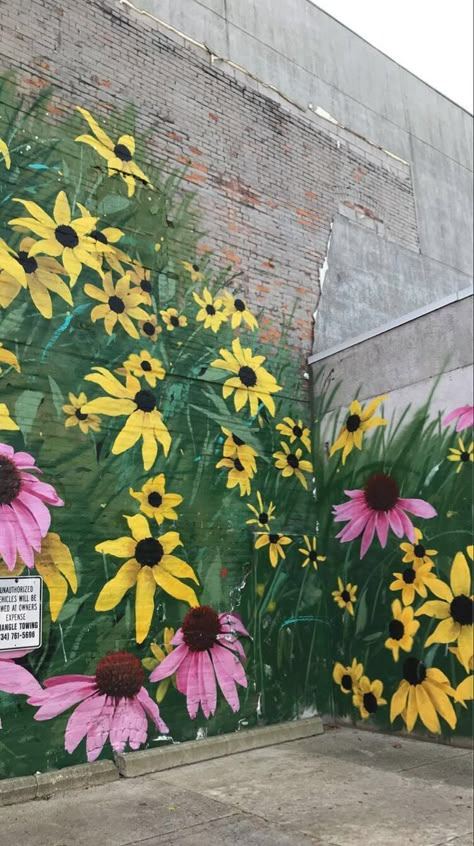 Flower Mural Outdoor, Outdoor Wall Painting Ideas, Fence Mural Ideas Backyards, Painted Fences Mural, Shed Murals Outdoor, Wall Murals Painted Outdoor, Outdoor Wall Art Ideas, Backyard Mural Ideas, Fence Mural Ideas