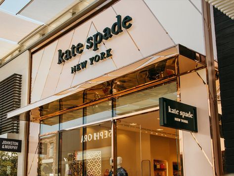 Kate Spade retail store, San Diego, California. - Canopy, window glazing bars and façade inset diagonal detailing in Double Stone Steel PVD colored stainless steel Rose Gold Mirror. Acp Exterior Design For Jewellery Shop, Jewelry Store Facade Design, Gold Window Signage, Chadstone Shopping Centre, Flagship Store Facade, Kate Spade Store, Store Entrance, Ceiling Cladding, Era Aesthetic