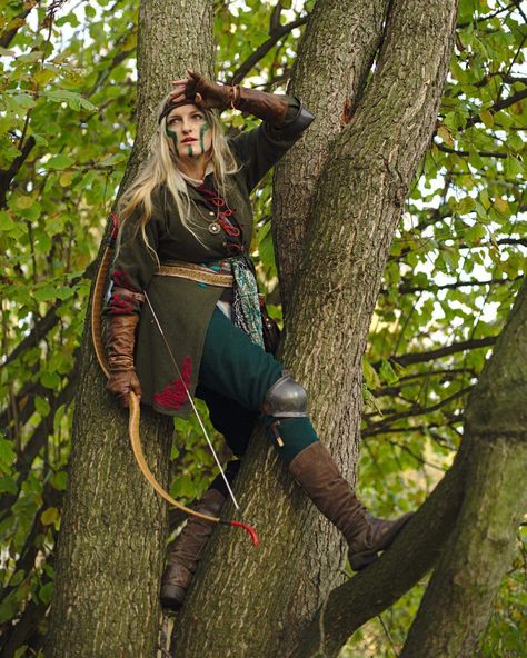 Scoia'tael officer by squirrelmomma Scoia Tael, Green Ranger, Female Dragon, Fantasy Forest, Dragon Rider, Character Poses, The Watch, The Witcher, Dnd Characters