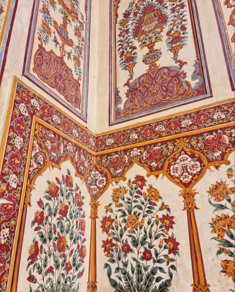 Mughal Architecture Aesthetic, Badshahi Mosque Interior, Mughal Architecture Motifs Design, Lahore Badshahi Mosque, Lahore Architecture, Lahore Aesthetic, Pakistan Architecture, Pashtun Culture, Pakistani Architecture