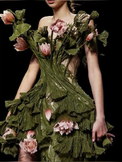 Leaves Inspired Fashion, Nature Avant Garde Fashion, Nature Runway Fashion, Body Adornment Nature, Mother Nature Fashion, Natural Forms Fashion, Barbie Nails Design, Outfit Layering Ideas, Scarf Fall Outfit