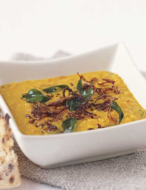 This curry-style comfort dish is full of spice and ready in 30 minutes - perfect for satisfying last minute guests Coconut Dhal, Dhal Curry, Dahl Recipe, Dhal Recipe, Curry Recipes Vegetarian, Spinach Curry, Veggie Dinner, Vegetarian Curry, Potato Curry