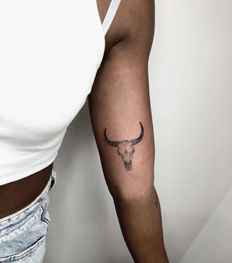 Bull Horns Tattoo Women, European Mount Tattoo, Flower Bull Tattoos, Fine Line Cow Skull Tattoo, Horn Tattoos For Women, Cow Horn Tattoo, Longhorn Tattoo Simple, Western Tattoos For Women Forearm, Longhorn Leg Tattoo