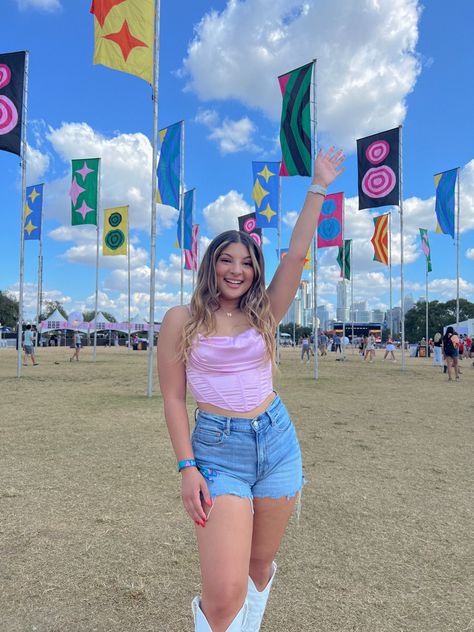 Acl Outfits Festivals, Austin City Limits Outfit, Acl Outfits, Cute Rave Outfits, Festival Fits, Gov Ball, Austin City Limits, Hair Drawing, City Limits