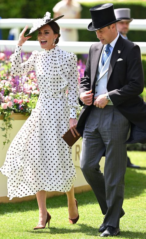 Kate Middleton Stil, Ascot Outfits, Düşes Kate, Dots Outfit, Herzogin Von Cambridge, William E Kate, Looks Kate Middleton, Prins William, Princess Katherine