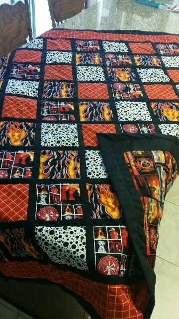 Fireman masculine quilt Firefighter Quilts, Fireman Quilt Ideas, Firefighter Quilt, Firefighter Blanket, Fireman Quilt, Tshirt Quilt Pattern, American Flag Quilt, Bed Quilt Patterns, 1st Responders