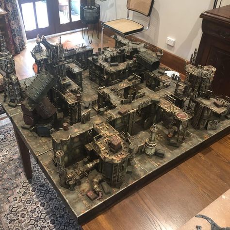 Finally finished* my tiles! : r/necromunda Warhammer 40k Board, Zone Mortalis Necromunda, Necromunda Tiles, Diaroma Ideas, Zone Mortalis, Necromunda Terrain, Necromunda Underhive, Team Table, Sci Fi Building