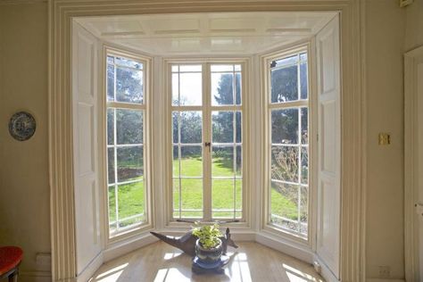 Lovely Regency bay window with French Doors and shutters & fine moulding - Warwickshire, July '17 Bay Patio Doors, Bay Window Patio Doors, Bay Door Ideas, Bay French Doors, Bay Window Doors, Bay Window With Door, French Doors Exterior Entrance, Backyard Dining Ideas, Bay Window Exterior