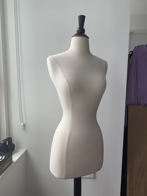 Manequin Ideas Display, Maniquin Dress Display, Torso Women, Clothes Mannequin, Dress Holder, Sewing Mannequin, Mannequin Fashion, Dress Mannequin, Fashion Mannequin